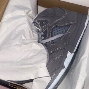 Jordan Retro 5 WolF Grey Size 2y